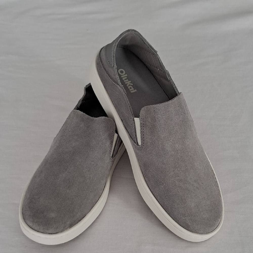 OluKai Pehuea Luxe. Womans Size W8. Luxe‎ Ash.